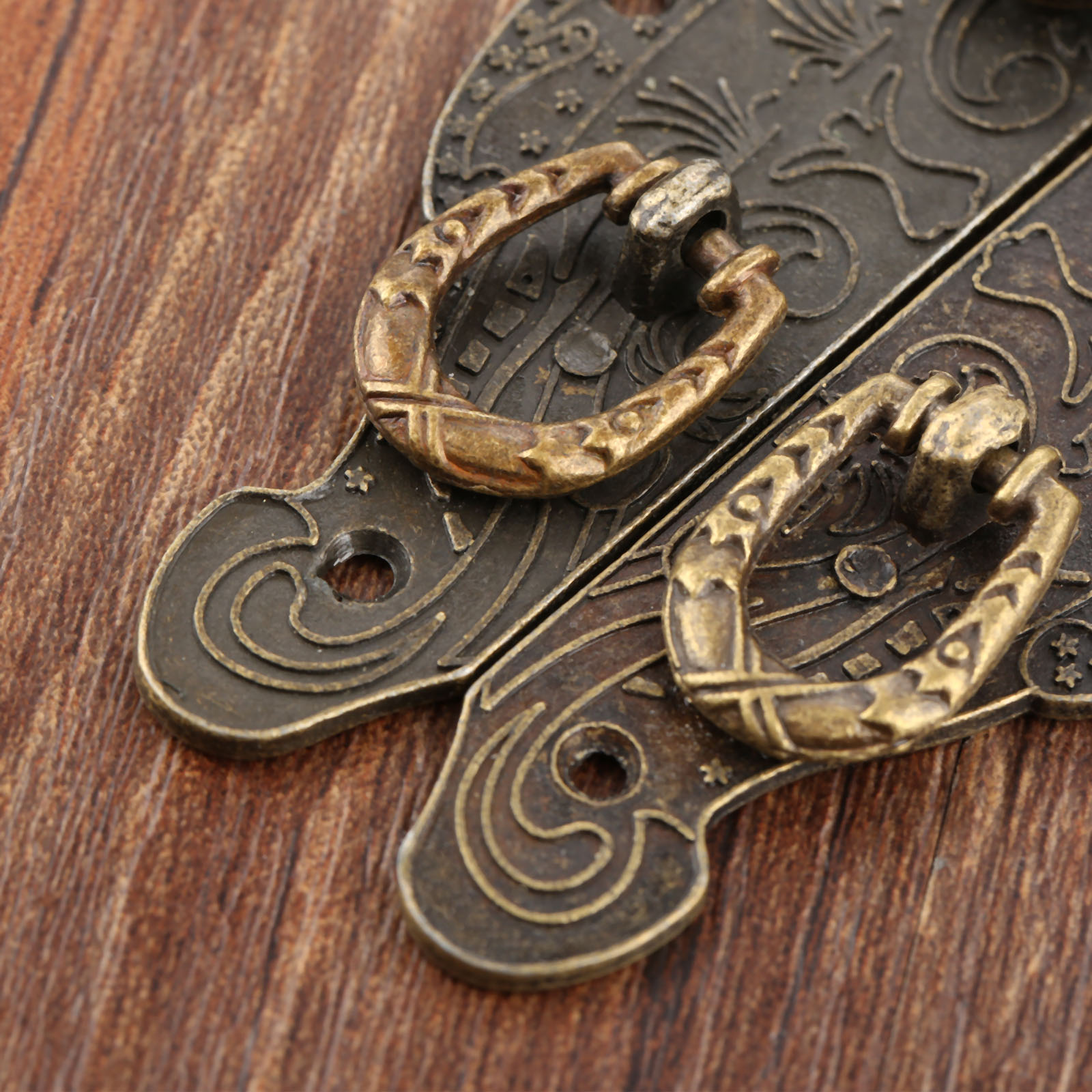 Furniture Hardware Suppliers - กลอนล็อคกล่องโบราณ 1 ชิ้น แบบวินเทจ สำหรับกล่องของขวัญไม้ ตัวล็อคแบบหัวเข็มขัดโลหะผสม