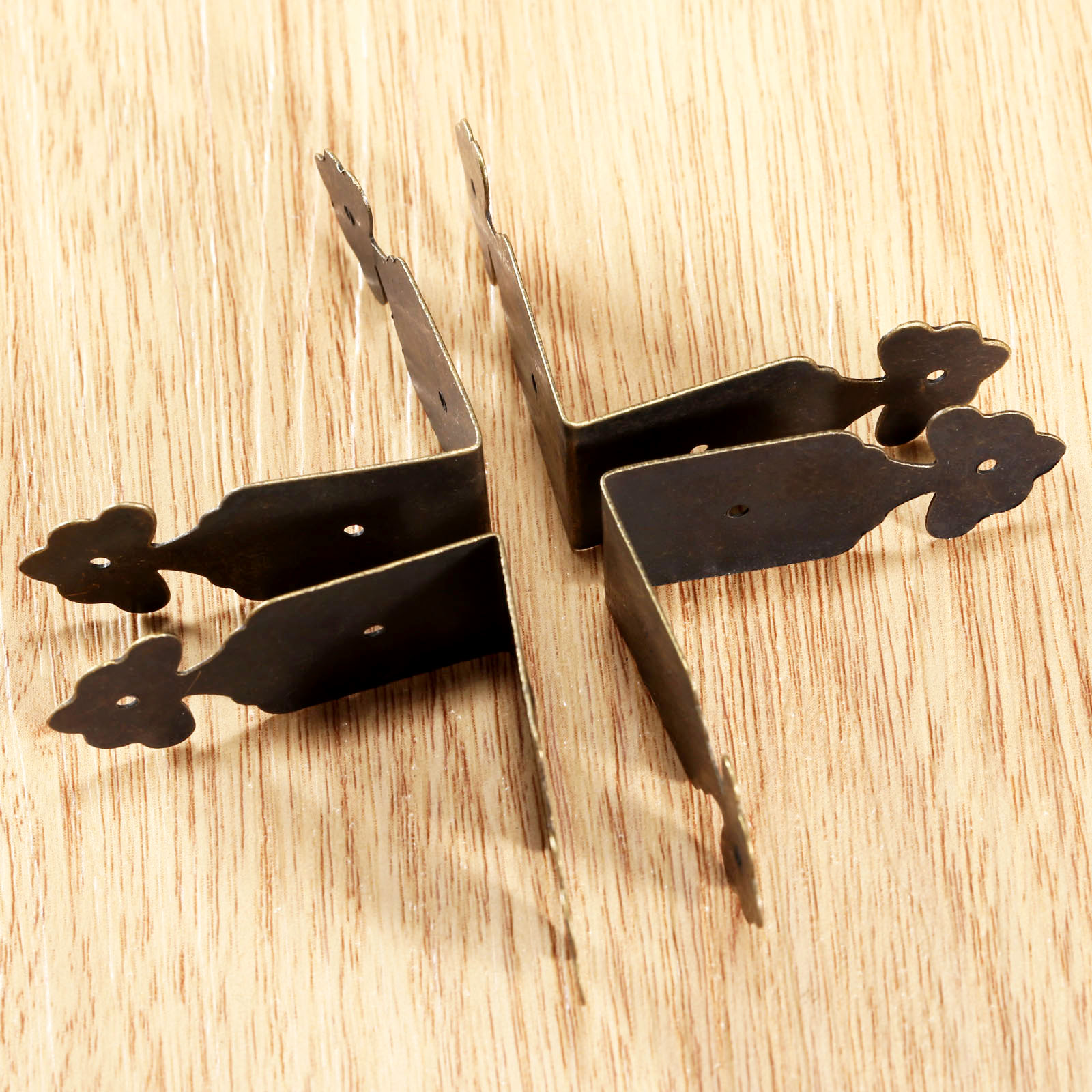 4pcs ตัวป้องกันมุมเหล็กดอกไม้  - Furniture Hardware Covers บทวิจารณ์และราคา